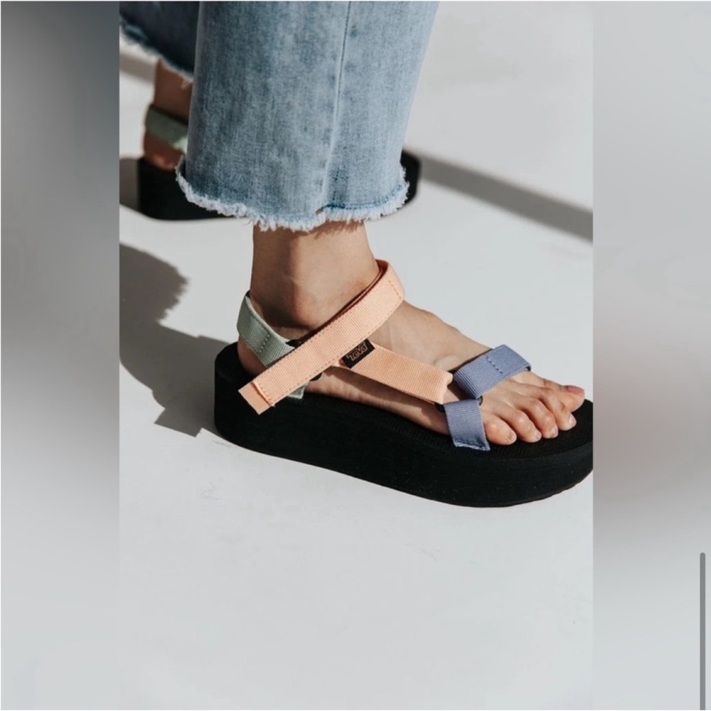 Free People Teva Flatform Platform Universal Light Weight Colorblock Sandals New - Picture 5 of 16